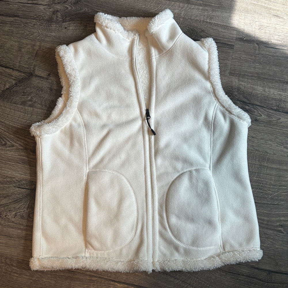 Halcyon - Reversible White Sleeveless Faux Fur Vest with High Collar